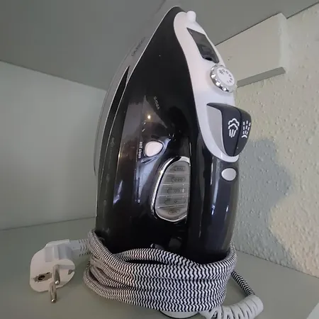 Entire 1-bedroom Flat With Courtyard In Old Town *