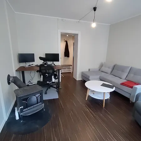 Entire 1-bedroom Flat With Courtyard In Old Town *