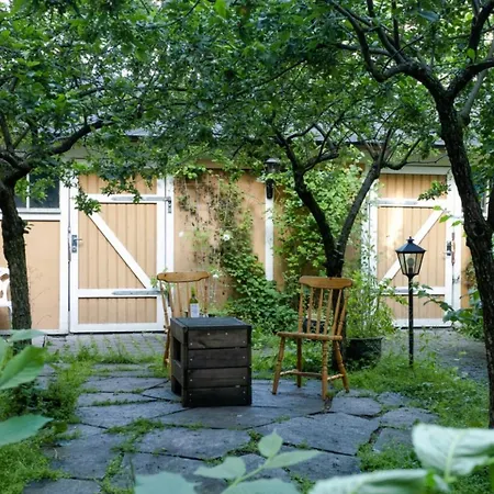 Entire 1-bedroom Flat With Courtyard In Old Town Appartement *