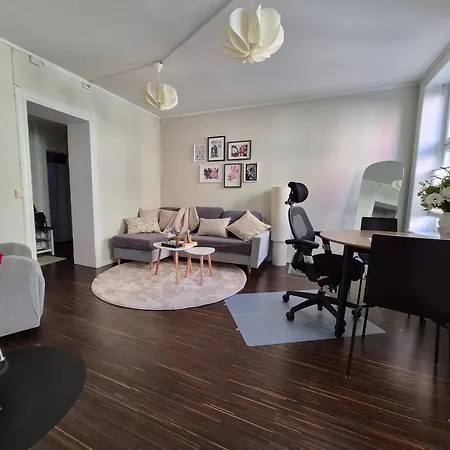 아파트 Entire 1-bedroom Flat With Courtyard In Old Town
