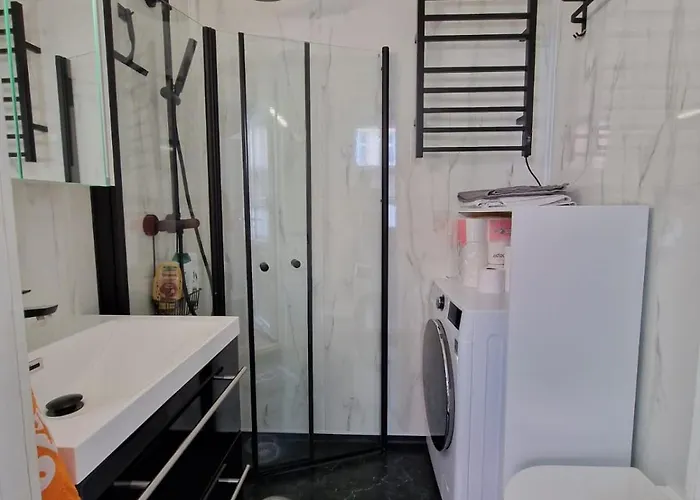 Entire 1-bedroom Flat With Courtyard In Old Town شقة أوسلو