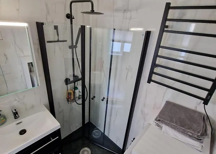 Entire 1-bedroom Flat With Courtyard In Old Town Apartman